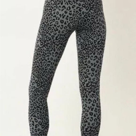 PINK Victoria's Secret Leopard Print Leggings - Black and Gray - Picture 2 of 5